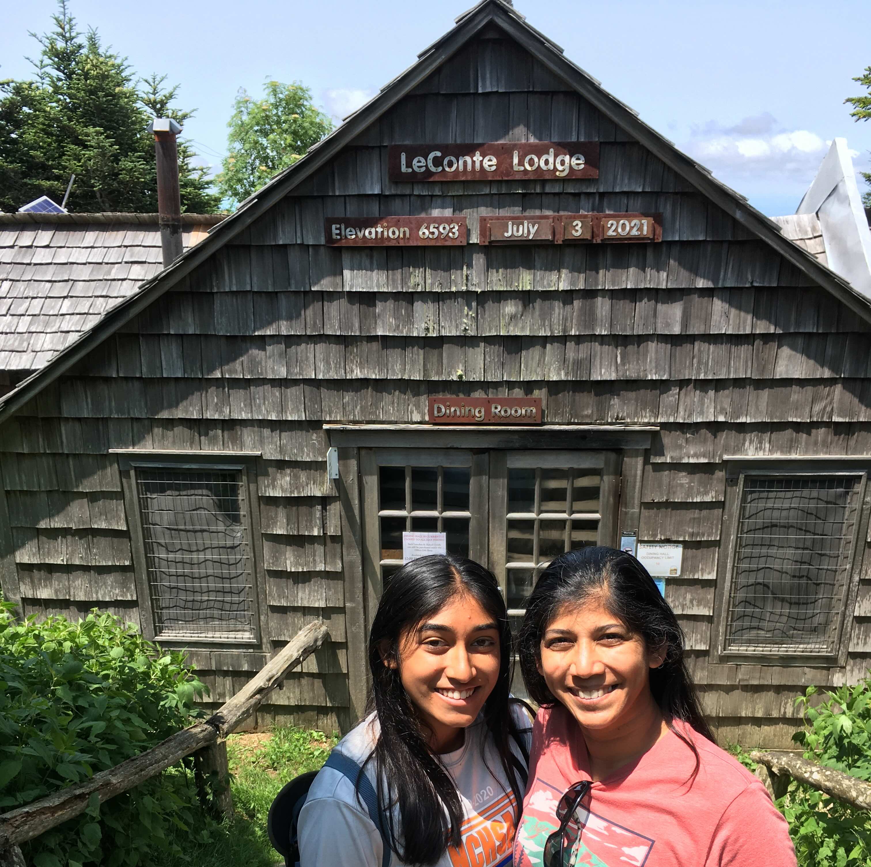MountLeConteLodge.jpg